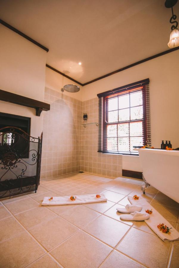 ホテル The Manor At Ngorongoro アルーシャ エクステリア 写真