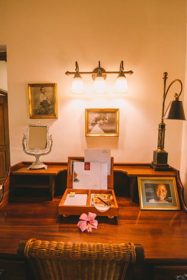 ホテル The Manor At Ngorongoro アルーシャ エクステリア 写真